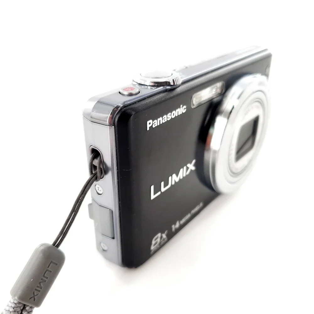 Panasonic LUMIX DMC-FH22 14.1MP Digital Camera ***DEAD LCD SPOTS*** Tested READ